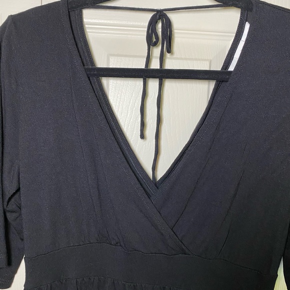 H&M MAMA (Maternity) V-Neck Flowy Top - Picture 4 of 6